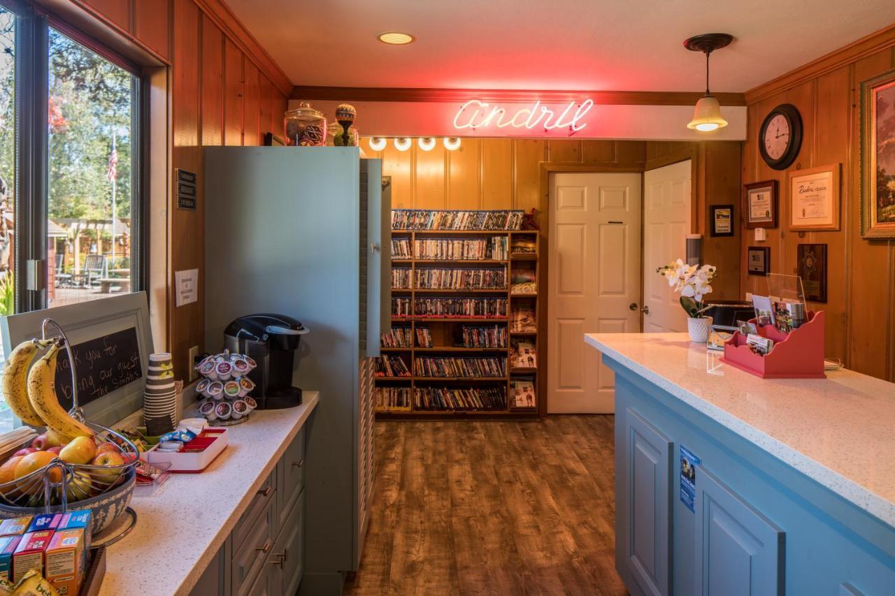 Andril Fireplace Cottages パシフィック・グローブ エクステリア 写真