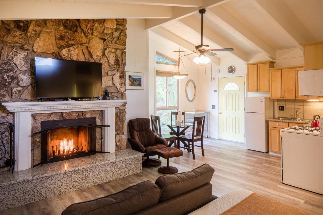 Andril Fireplace Cottages パシフィック・グローブ エクステリア 写真